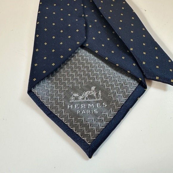 Vintage Hermes Paris Navy Yellow Mens Tie 100% Silk Hand Made - Picture 4 of 8